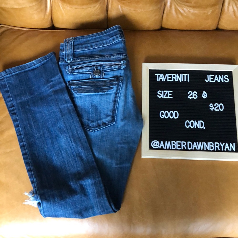 Taverniti Capris Jeans! Good condition Size 26 ;)